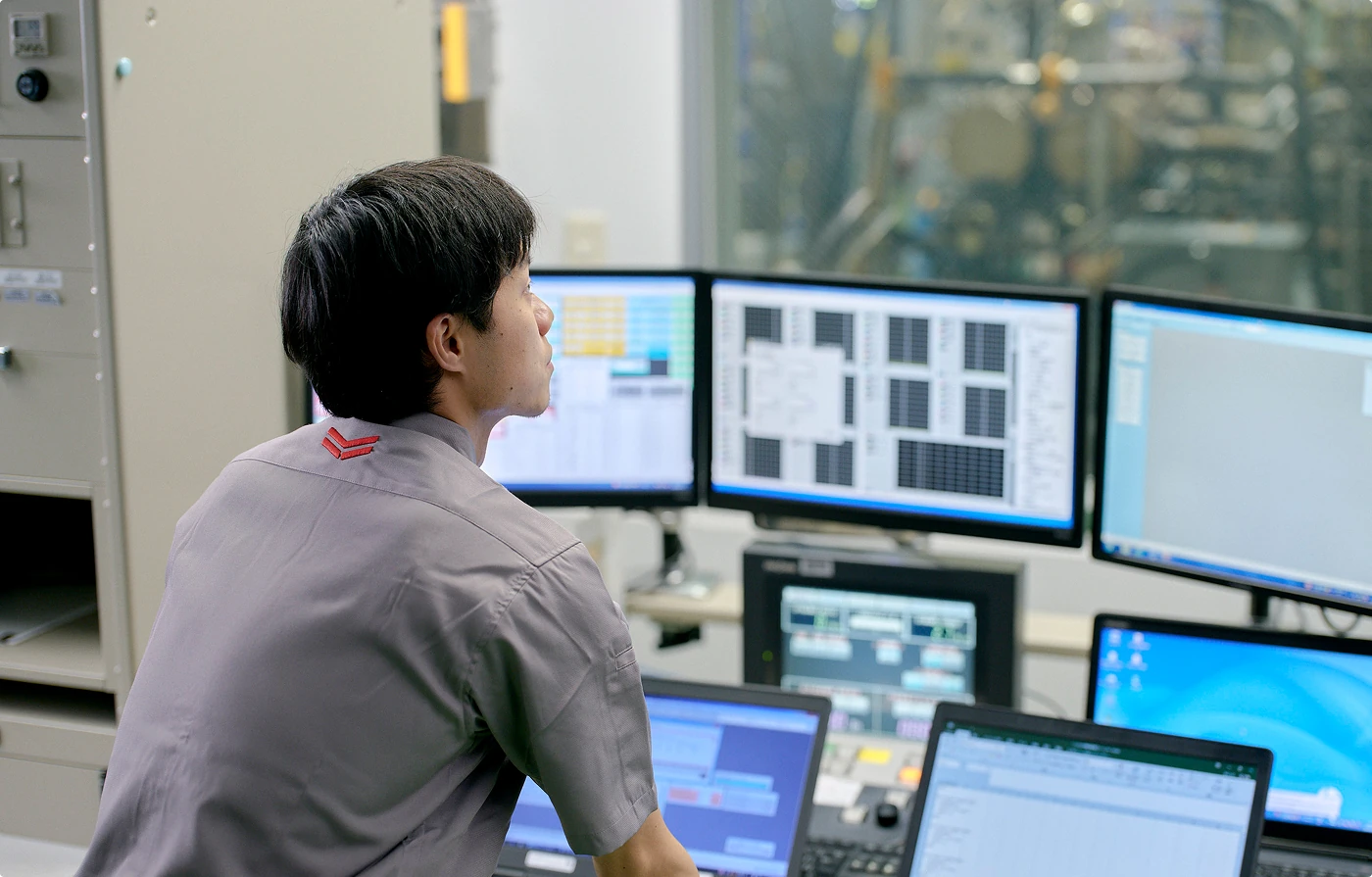 Engine service support background image