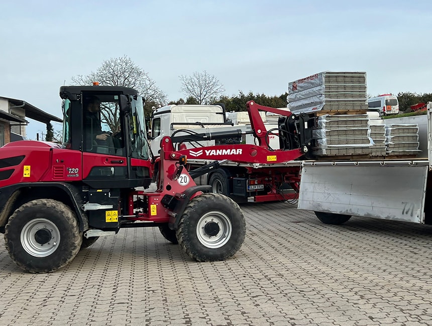 Materials handling wheel loader