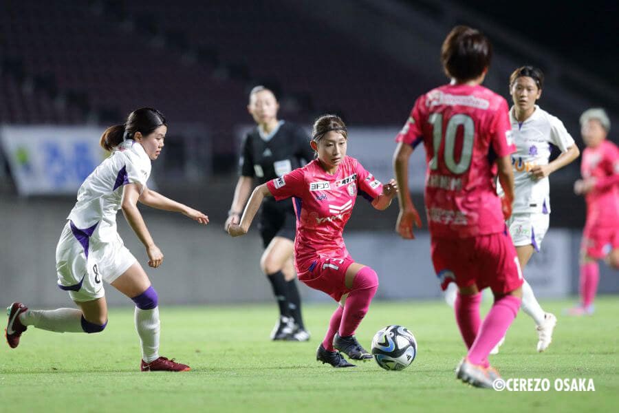 Momono creates chances with her soft-touch dribbling