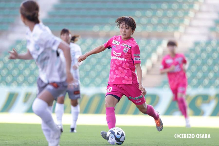 Koyama strives to be a modern side back who can make a game