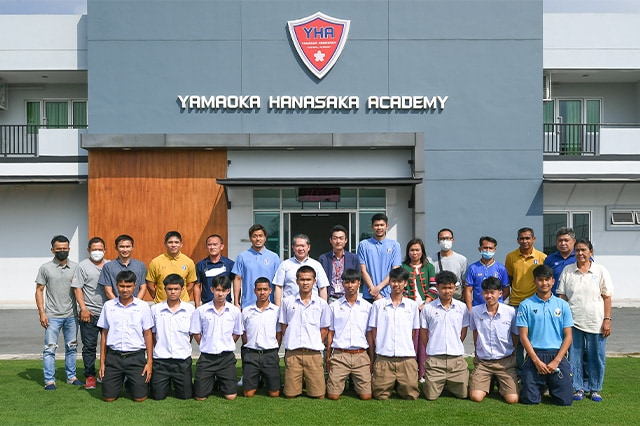 Yamaoka Hanasaka Academy前での集合写真