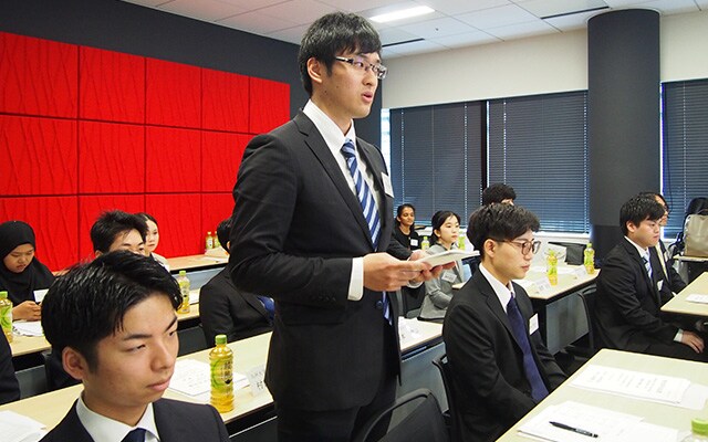 奨学生証書授与式の様子