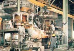 甲賀精密鋳造の鋳造現場