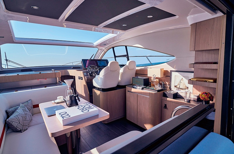 イタリア製の洗練された空間（リビングスペース）