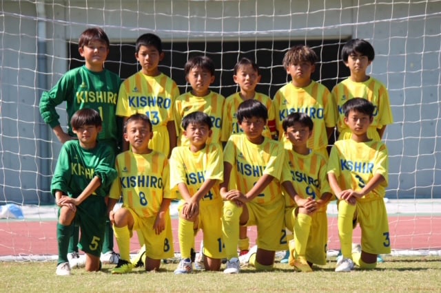 紀城ジュニアサッカークラブ 集合写真