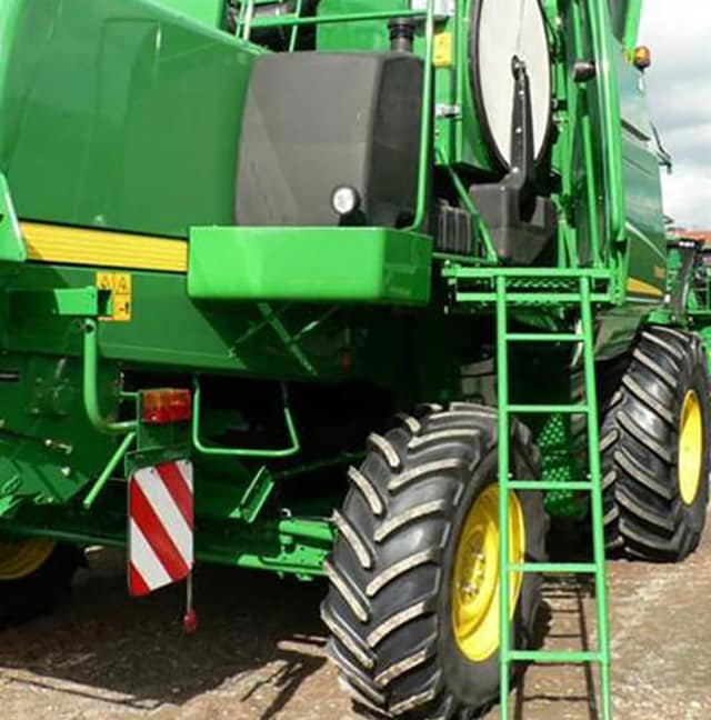 本機右後ろの写真