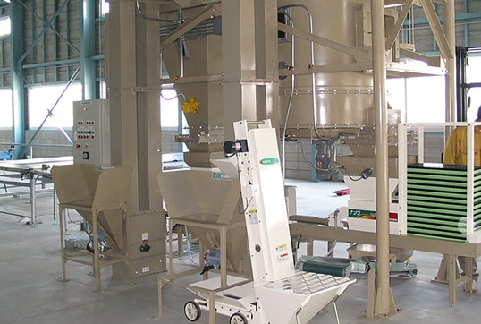 培土自動供給装置写真