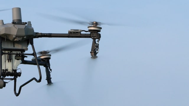 液剤タンク、バッテリー