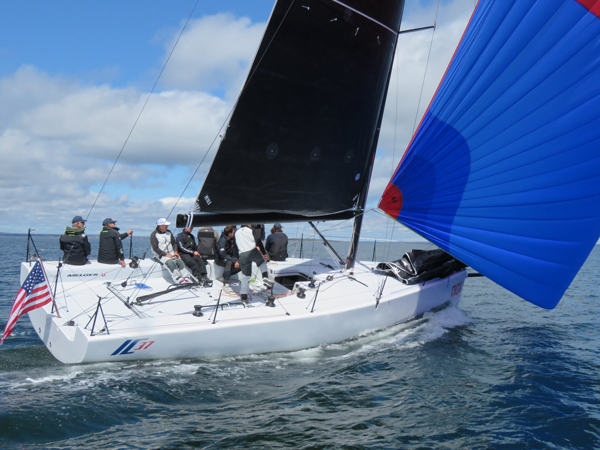 Melges IC37