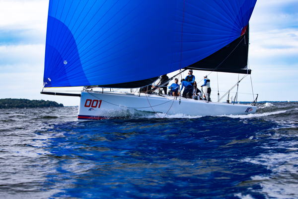 Melges IC37
