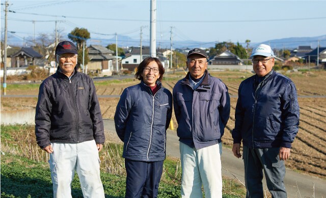 写真左から  津々見代表理事、岩男さん、今村さん、中島さん