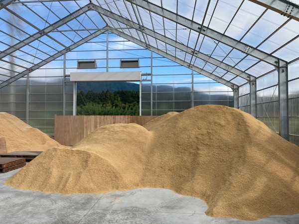 もみ殻:約1日分の処理量(約2.4t)