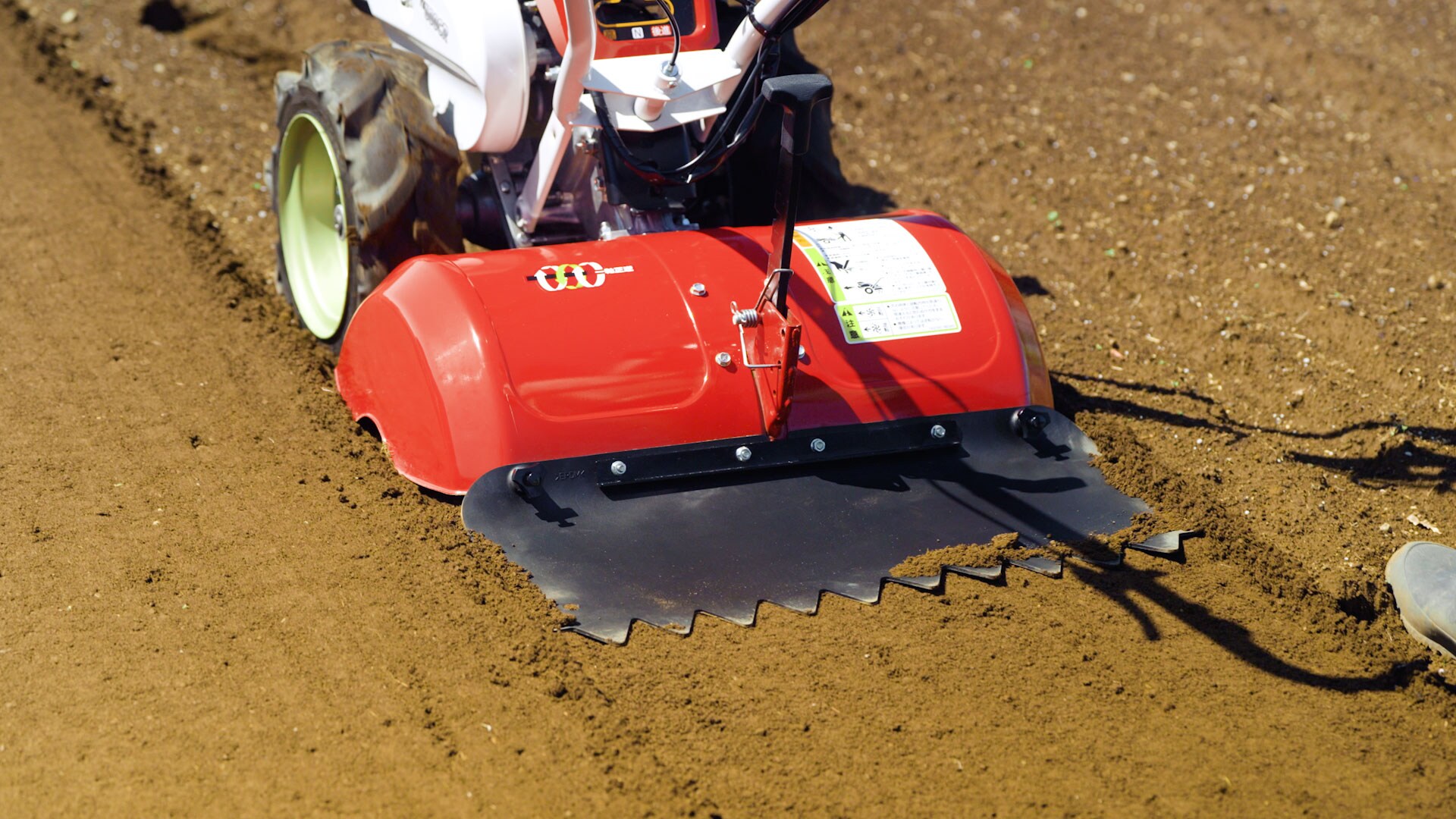 シリーズ最大6.3馬力のエンジンを搭載したミニ耕うん機「YK600CR」を